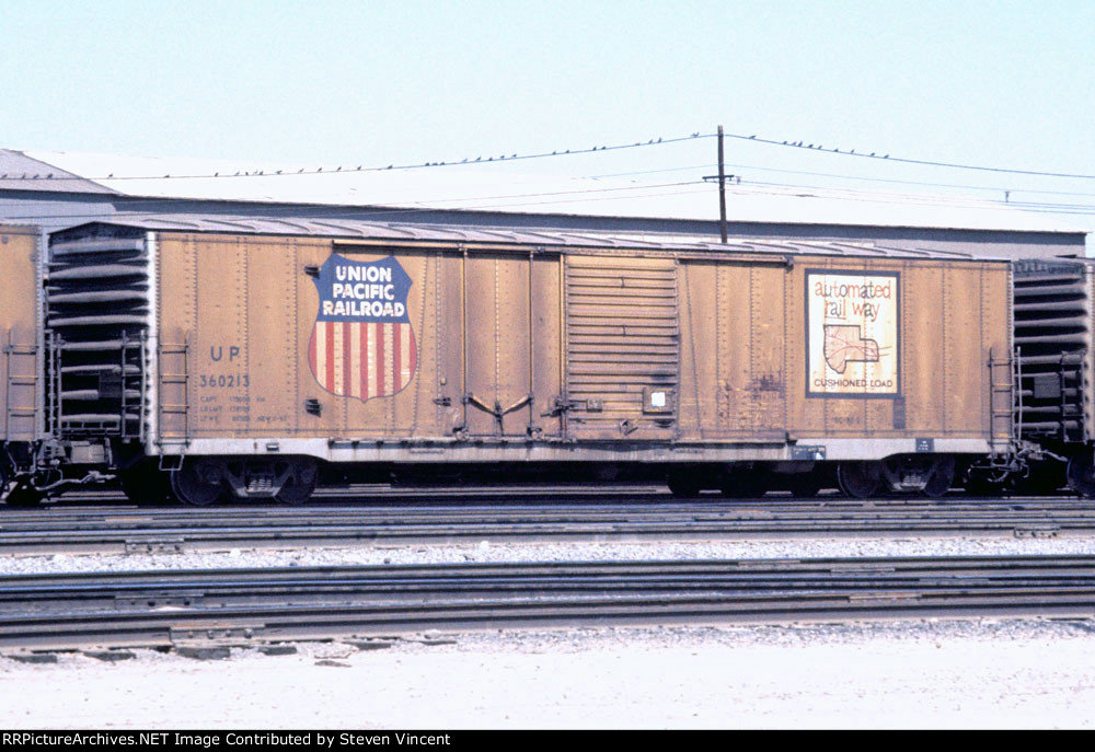 Union Pacific combo door box UP #360213